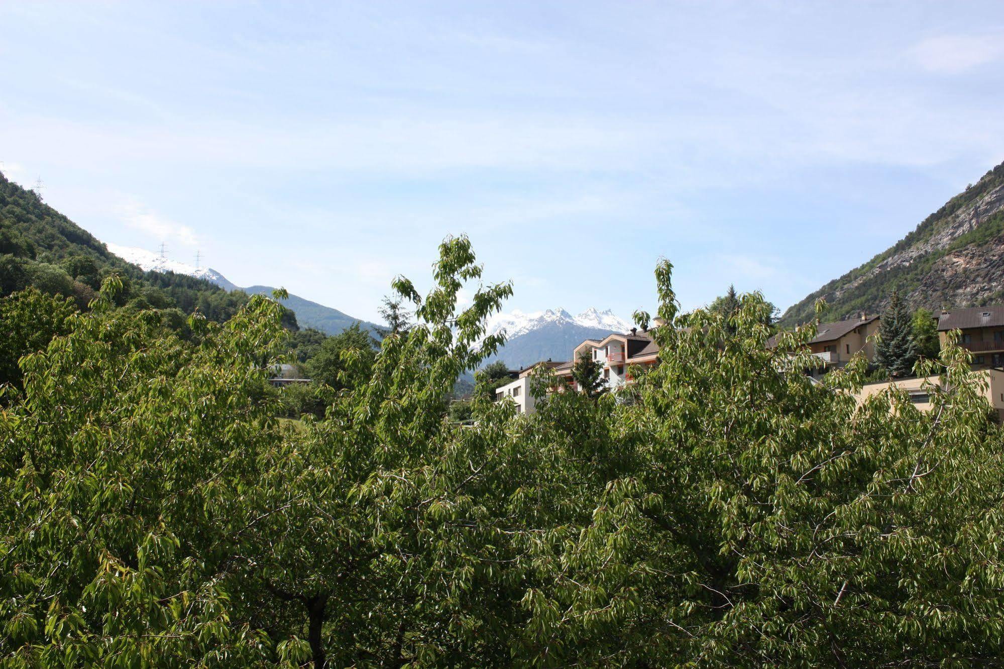 Hotel & Bildungshaus St. Jodern Visp Bagian luar foto