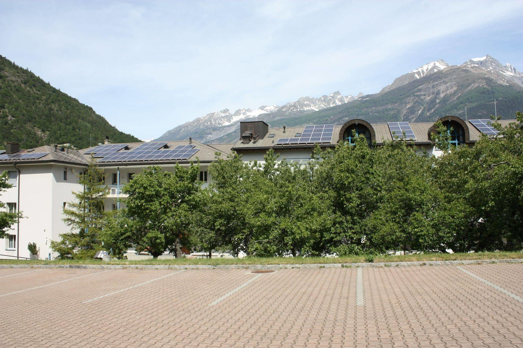 Hotel & Bildungshaus St. Jodern Visp Bagian luar foto